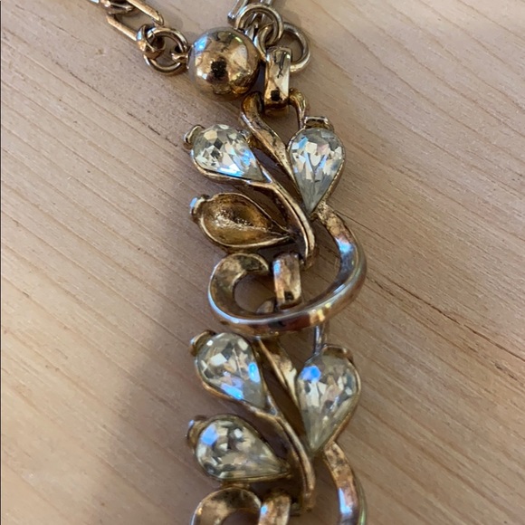 Rhinestone floral necklace - Picture 3 of 6